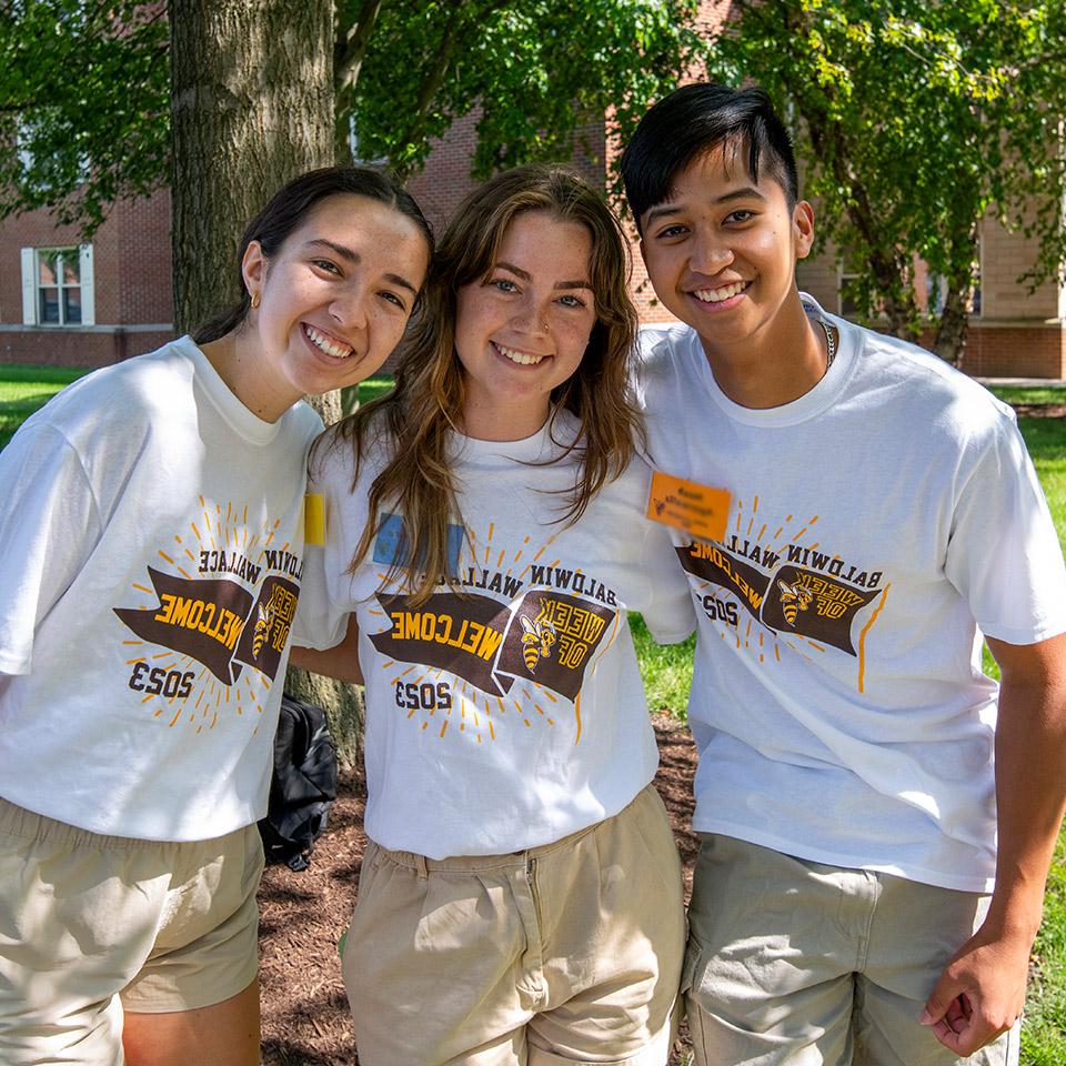 Members of the BW join together to help new students on move-in day.